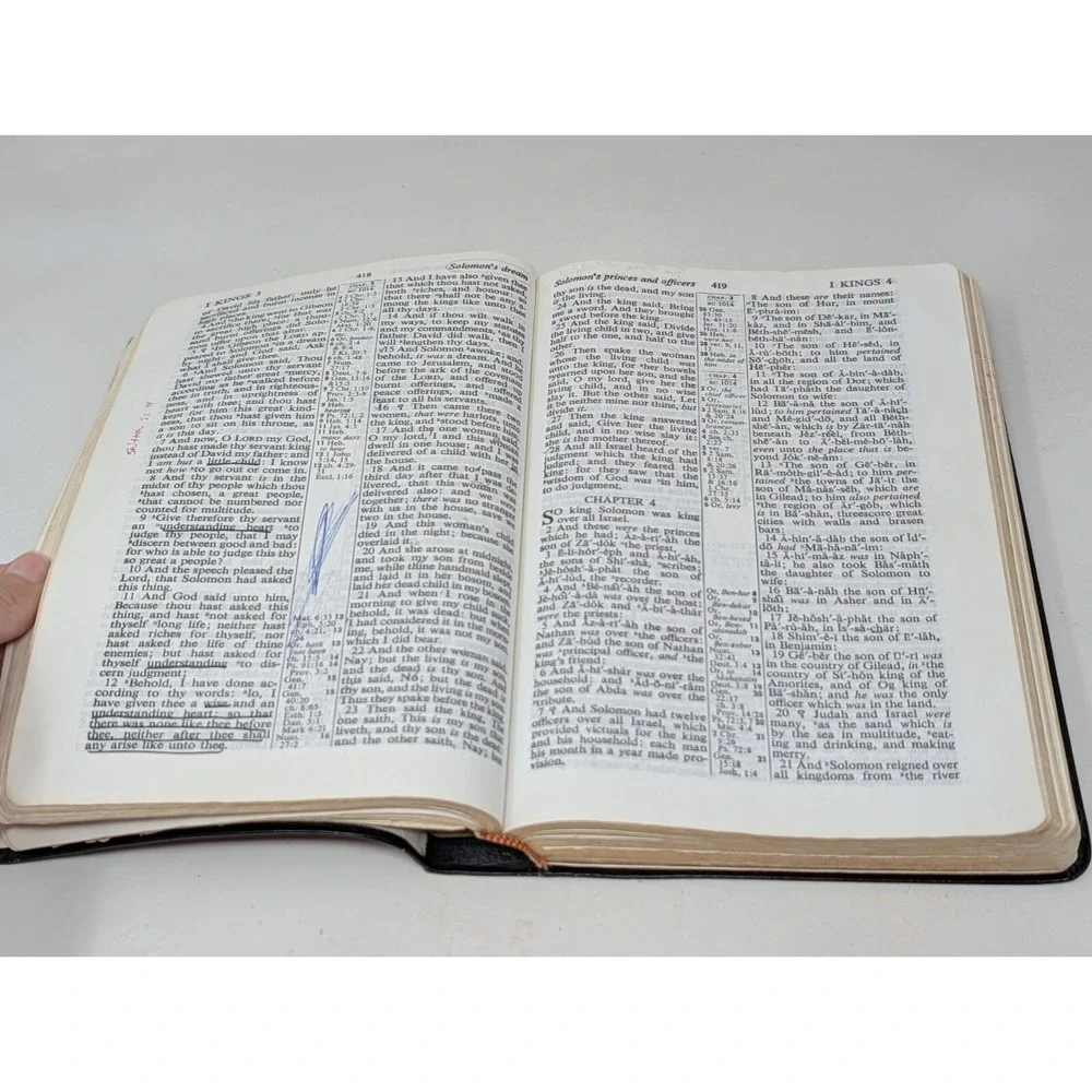 HOLY BIBLE King‎ James Red Letter Instant Indexed WORLD Self-Pronouncing Black